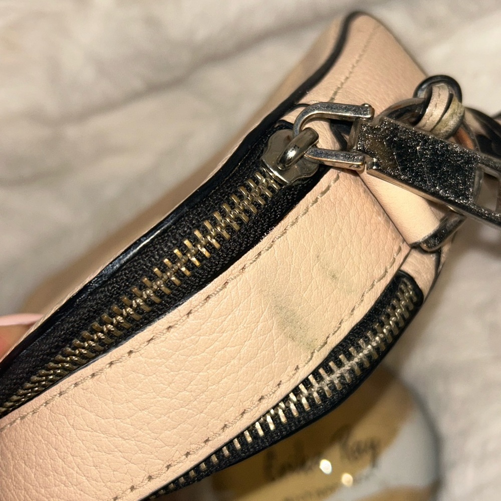 Marc Jacobs Tan/Pink Shutter Leather Crossbody Bag - Picture 11 of 16